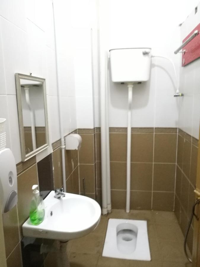Aban Transit House Hotel Kampung Kuala Besut Ngoại thất bức ảnh