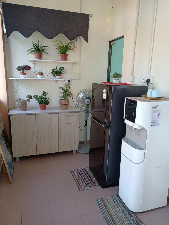 Aban Transit House Hotel Kampung Kuala Besut Ngoại thất bức ảnh