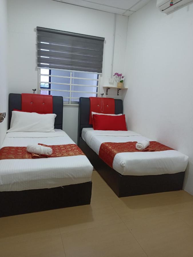Aban Transit House Hotel Kampung Kuala Besut Ngoại thất bức ảnh