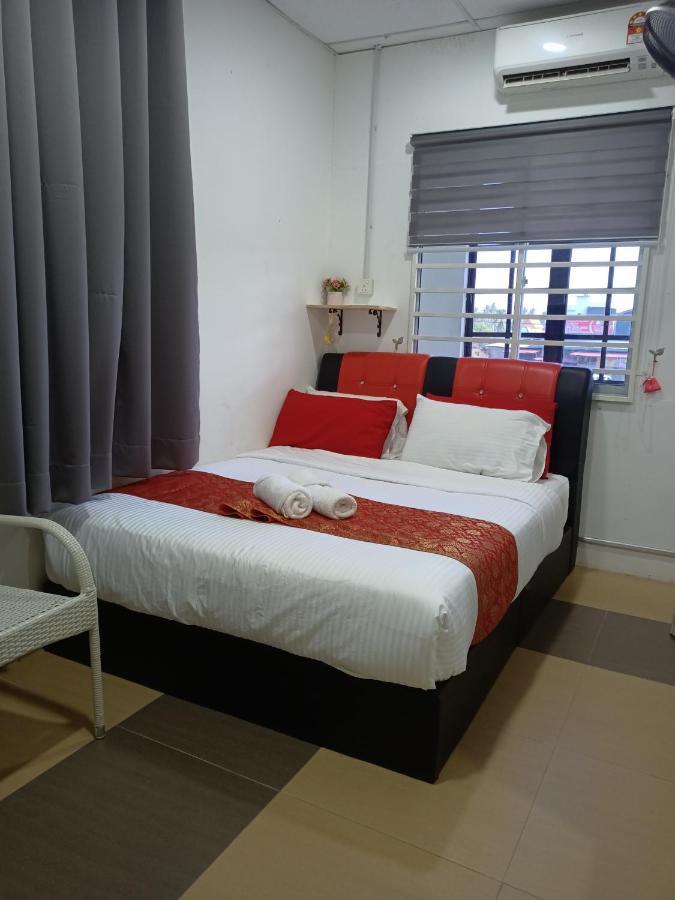 Aban Transit House Hotel Kampung Kuala Besut Ngoại thất bức ảnh