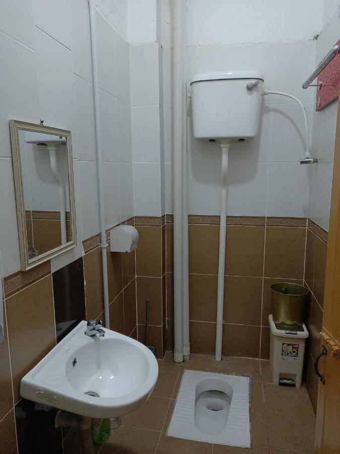 Aban Transit House Hotel Kampung Kuala Besut Ngoại thất bức ảnh